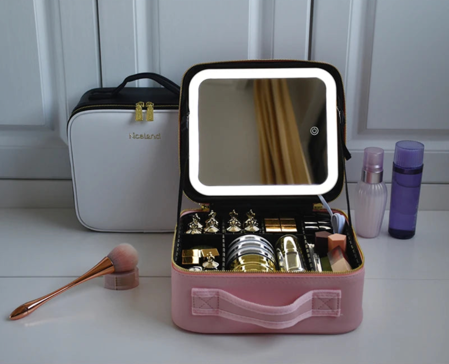 COSMETIQUERA CON ESPEJO LED